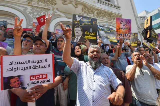 وزيرة تونسية تنفي إضراب سجناء سياسيين عن الطعام بشكل دائم