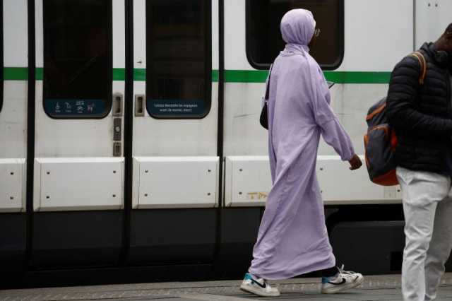 باحث فرنسي: معركة حظر العباءة خاسرة قانونيا وأخلاقيا