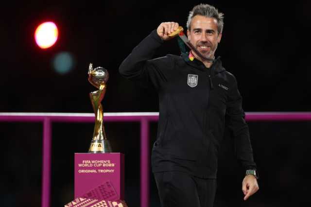 إقالة مدرب منتخب إسبانيا للسيدات رغم فوزه بكأس العالم