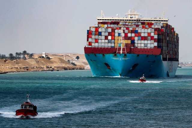 إيرادات قناة السويس تتراجع 23.4% مع تفادي السفن البحر الأحمر