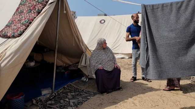بالفيديو.. الفلسطينية هناء أبو زيد تروي معاناتها في خيام الإيواء بغزة