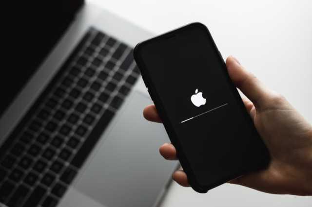 تحديث آبل لإصلاح مشاكل الكتابة في أي أو إس 17.3