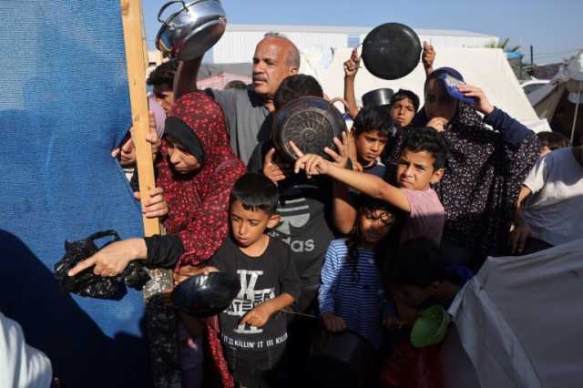 قُتلوا أثناء بحثهم عن الطعام.. إسرائيل تستخدم التجويع سلاحا لإخضاع غزة