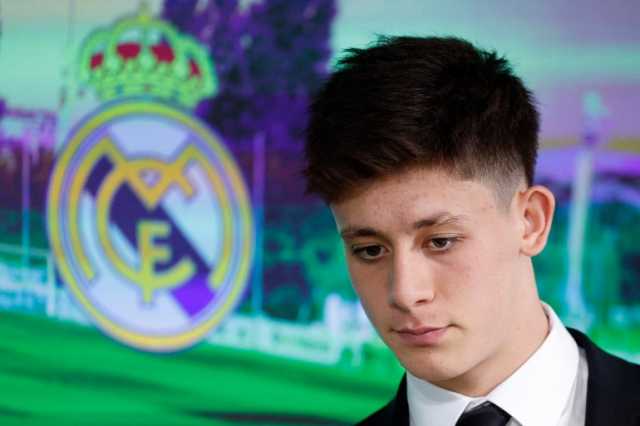 أردا غولر يكشف سر تفضيله ريال مدريد على برشلونة