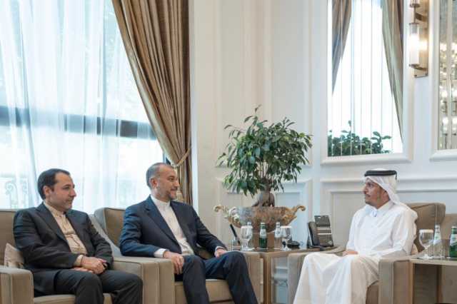 وزير الخارجية القطري يلتقي عبد اللهيان في الدوحة