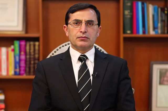 جوهر خان.. محامي عمران خان وخليفته في حزب حركة إنصاف الباكستاني
