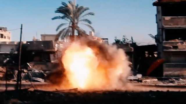 شاهد.. القسام يستهدف آليات وقوات إسرائيلية بخان يونس