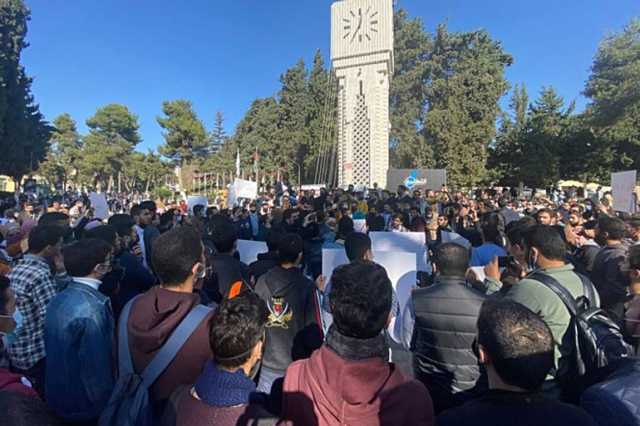 هل تم فصل طالبين جامعيين بالأردن على خلفية تنظيم أنشطة داعمة لغزة؟