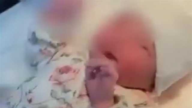 فيديو يشعل مواقع التواصل.. ممرضة عراقية تعنف طفلة رضيعة!