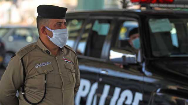 ضربوه وحاولوا سحب سلاحه.. اشخاص يعتدون على منتسب أمني في نينوى (فيديو)