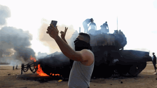لماذا اختارت غزة هذا التوقيت للهجوم على إسرائيل.. وما شأن السعودية؟