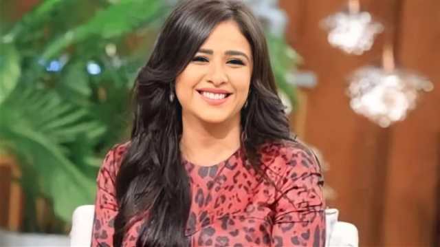 تزوجت مرتين ومكالمة غيَّرت حياتها.. ماذا تعرف عن الفنانة ياسمين عبد العزيز؟