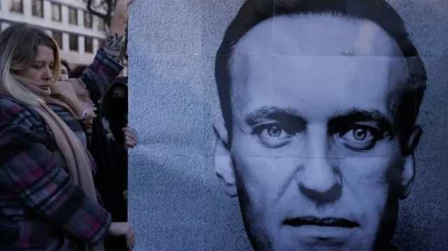 فحص ينتظر جثة نافالني وعقوبات متوقعة على روسيا