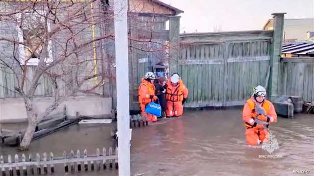 الفيضانات تجتاح روسيا.. أكثر من 10 آلاف منزل متضرر