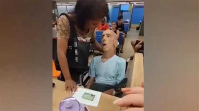 لرجل ستيني.. امرأة تصطحب جثة الى بنك للحصول على قرض (فيديو)