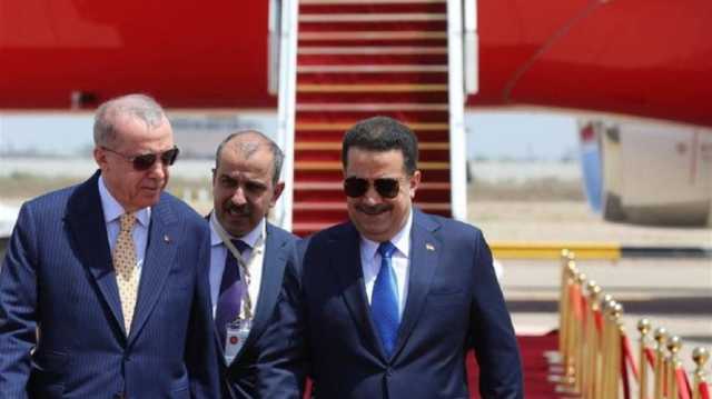بـ21 اطلاقة مدفع.. استقبال رسمي لاردوغان في مطار بغداد (صور)