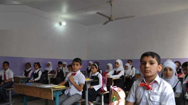 انطلاق امتحانات السادس الابتدائي.. الأهالي يحتشدون بأبواب المدارس ويملأون مواقع التواصل بالأدعية