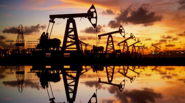 ارتفاع الدولار يخفض الذهب الأسود.. آخر تحديثات أسعار النفط العالمية