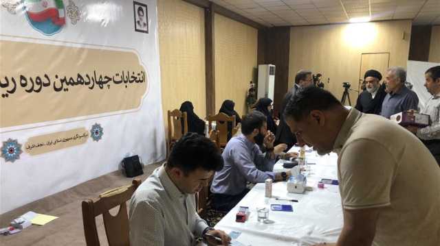 الجالية الإيرانية تنتخب بالعراق (صور)