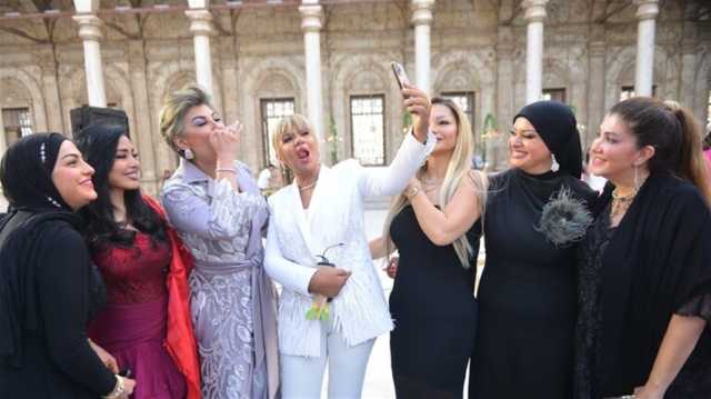 بعد انتقادات واسعة.. إعلامية مصرية ترد على رقصها داخل حرم مسجد