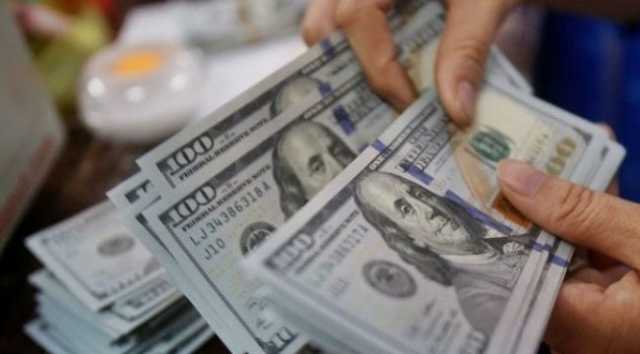 ما أسباب عناد الأخضر الأمريكي أمام الدينار العراقي؟ خبير يُجيب-عاجل