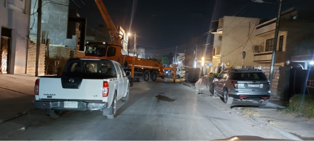 شكاوى ضد شركة الابراج المتحدة.. عجلة ثقيلة تقطع شارعا في العامرية وتربك حركة العجلات - عاجل