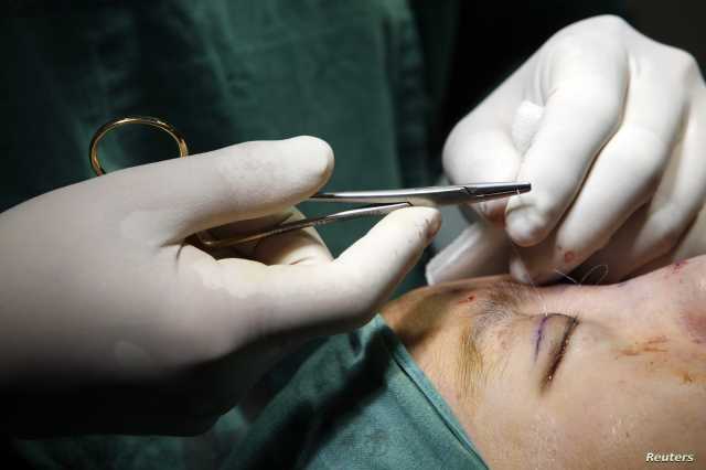 مراكز التجميل والوشم بالعراق.. 7 أمراض تهدد مرتاديها وأميون في الكواليس