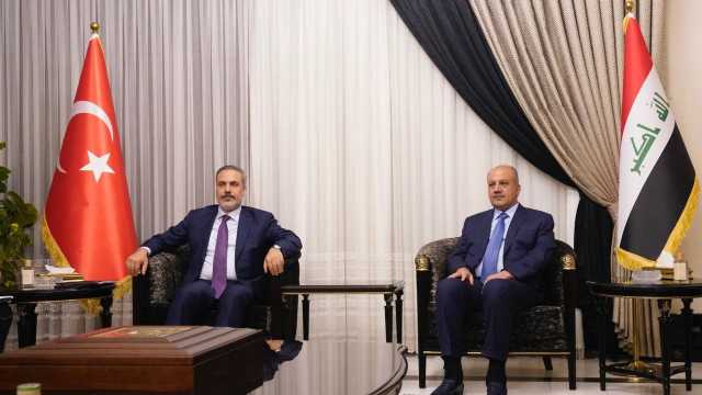 العبيدي ينتقد لقاء وزير الدفاع بوزير تركي ليس نده ويصفه بـ غير لائق