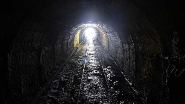 مقتل 6 عمّال بانفجار تحت عمق 700 متر شمال شرق إيران