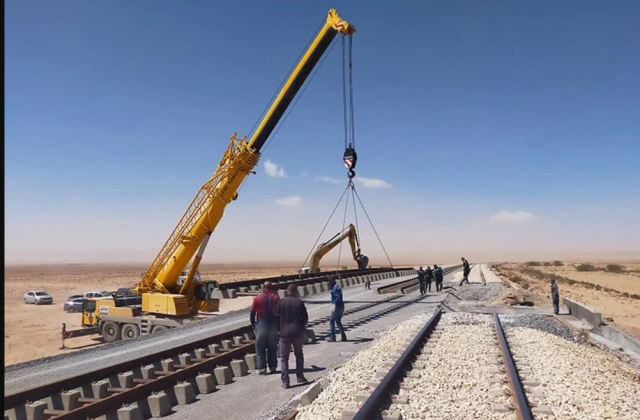رهان جديد على طريق التنمية.. سيحيي مدنًا جديدة ويحل مشكلتين داخليتين