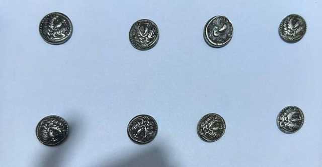 الاستخبارات تطيح بـ4 إرهابيين وتجار أثار مع عشرات القطع الأثرية في 4 محافظات
