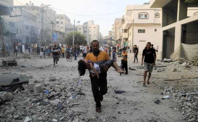 استشهاد 51 شخصًا بقصف إسرائيلي على مخيم المغازي في غزة