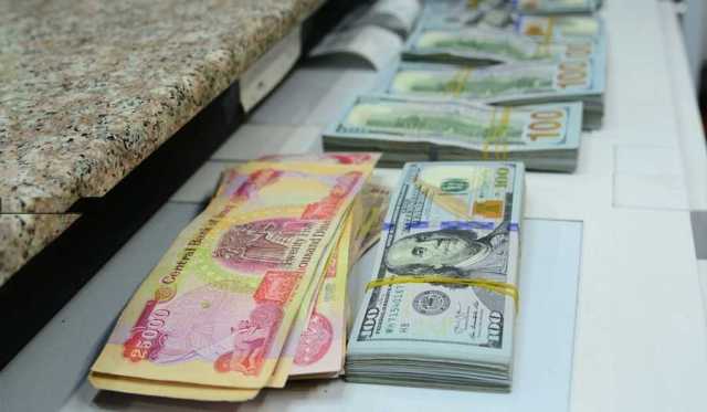 مستشار لرئيس الوزراء: لا نقص بسيولة العملة والحكومة محتاطة جداً بأمرين