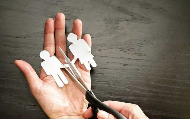 تقرير: 32 من كل 100 زواج يؤدي إلى الطلاق في إيران