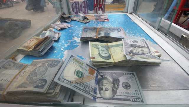 اقتصادي ينتقد خطوة تصدير البضائع الايرانية للعراق بالريال: عليها علامات استفهام