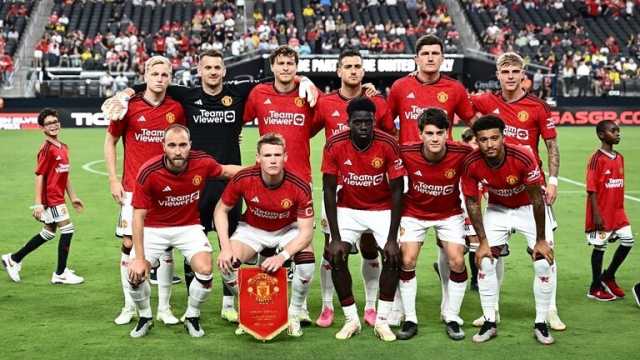 أحد نجوم مانشستر يونايتد يغادر ملعب أولد ترافورد