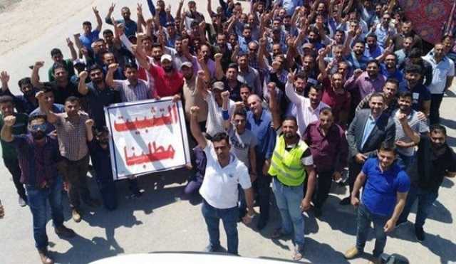 اكتشاف تلاعب مثير في تعيين العقود: رواتب بأثر رجعي من البلوغ الى المراهقة