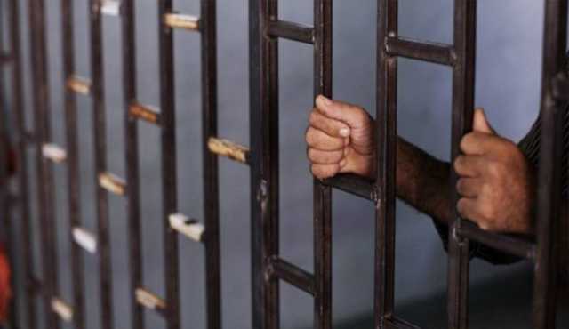 السجن 10 سنوات بحق منتحل لثلاث صفات أمنية كبيرة