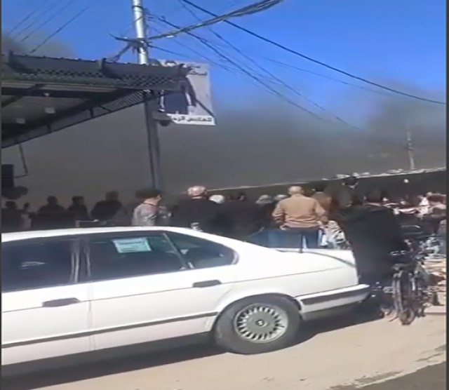 فيديو.. حريق كبير يلتهم سوقًا شعبيًا في الجانب الأيسر من الموصل