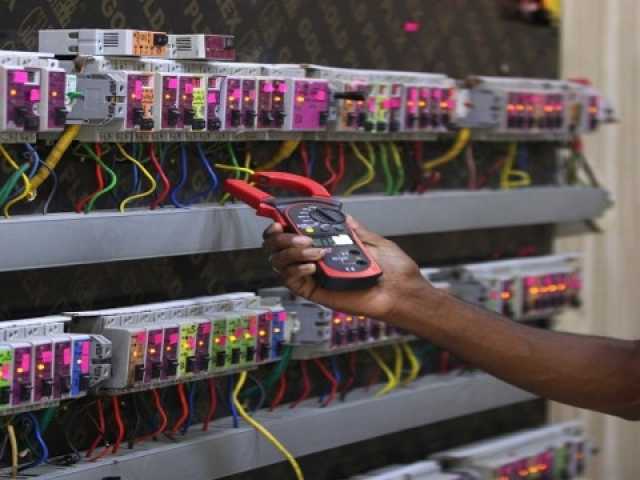 مجلس بغداد يتابع عمل المولدات ويوجه رسالة الى أهالي العاصمة