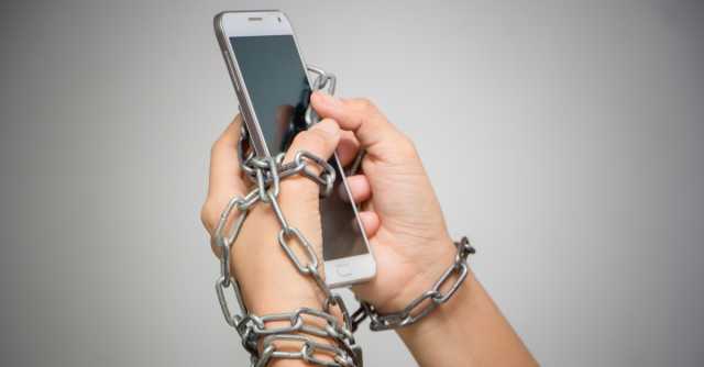 نصائح للخروج من حفرة الإدمان على الهواتف الذكية