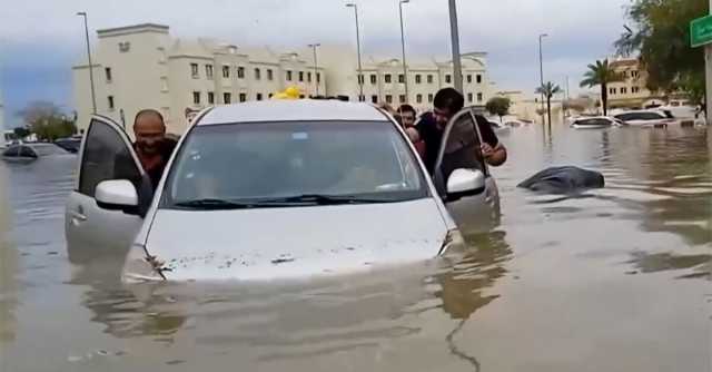 بعد العواصف والامطار الشديدة.. فوضى كبيرة تشهدها مدينة دبي