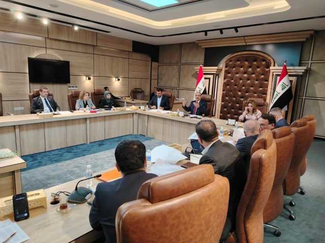 المالية النيابية حائرة بالفرق الكبير بين موازنتي 2023 و2024.. وتحذر من توقف مشاريع المحافظات
