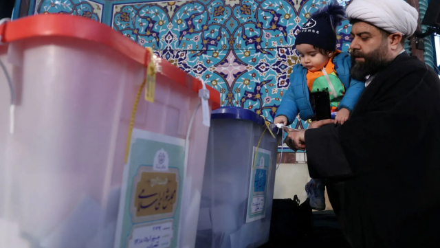 السفارة الإيرانية في العراق تحدد 6 مراكز للجولة الثانية من انتخابات الرئاسة