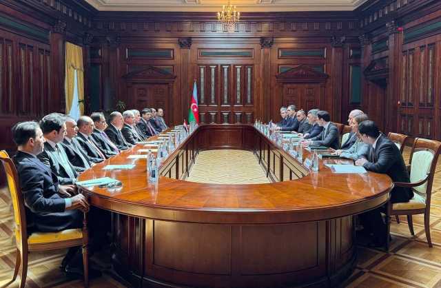 رئيس مجلس القضاء الأعلى يزور المحكمة العليا في أذربيجان