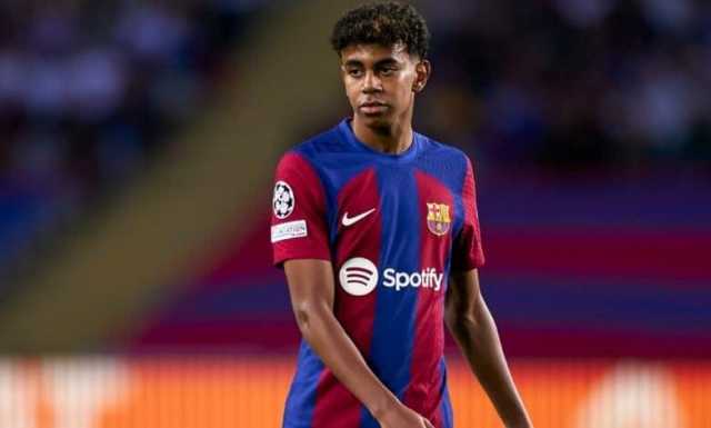 وكيل يامال يفاجئ برشلونة بطلب غريب