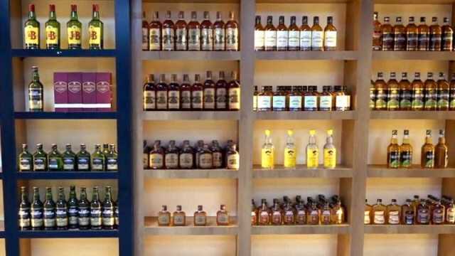 واشنطن بوست حول حظر المشروبات الكحولية في العراق: باتت حكرًا على الأغنياء والمتنفذين - عاجل