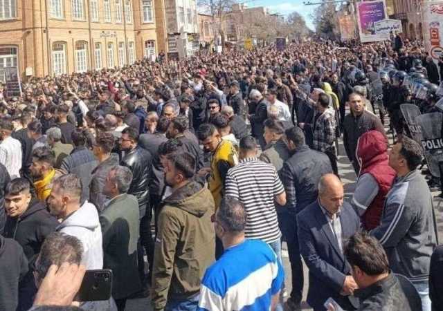 القضاء الإيراني يعتقل أكراداً بتهمة استغلال احتفالات نوروز لأغراض سياسية
