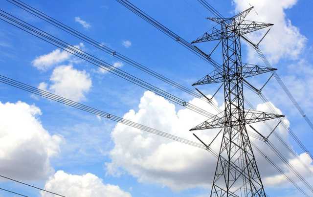 إيران تؤكد استمرار تصدير الكهرباء الى العراق.. وبغداد تعجل بدفع الديون