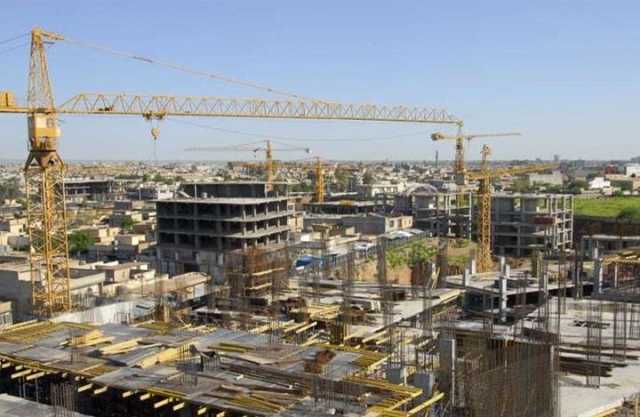 تمويل غائب ومشاريع معطلة.. محافظات الوسط والجنوب خارج حسابات الحكومة